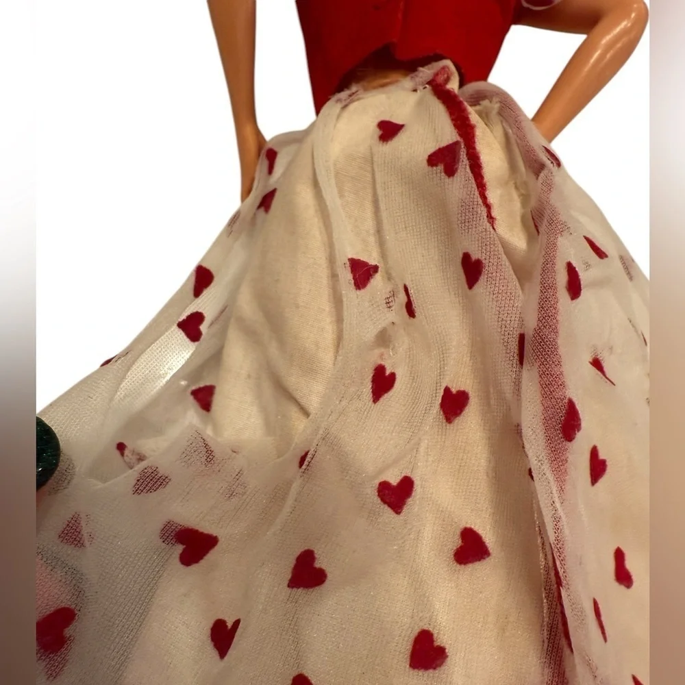 LOVING YOU Barbie Doll #7072 – Mattel (1983) Head is 1976.  Body is 1966.